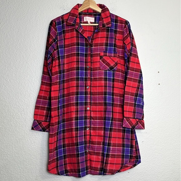 Victoria’s Secret Women’s Size Medium 2 Button Down Sleep Shirt Bundle Cotton - Picture 9 of 13